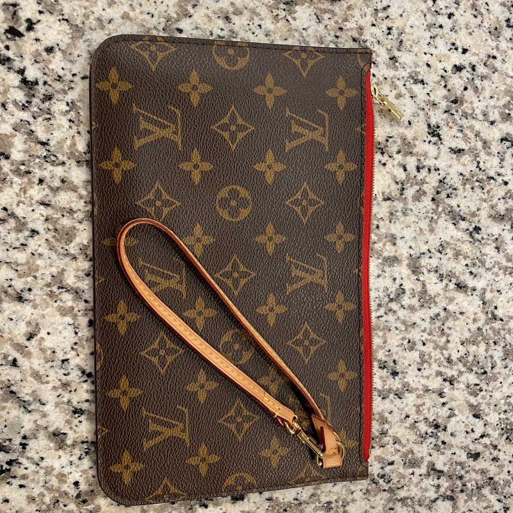 Louis Vuitton Neverfull Pochette